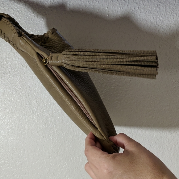 HOBO🔥🔥 Paulette Clutch - Picture 7 of 15